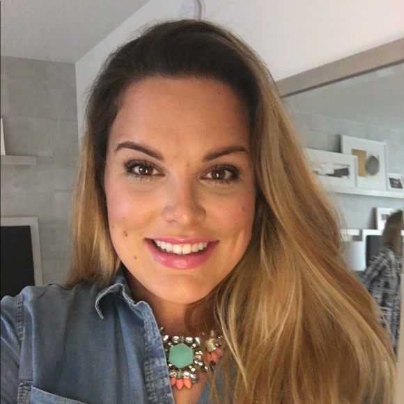 Meet your Posher, Whitney - Picture 1 of 1